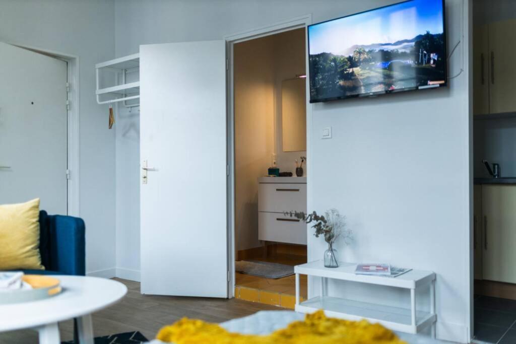 L'inattendu/studio Equipe Et Confortable